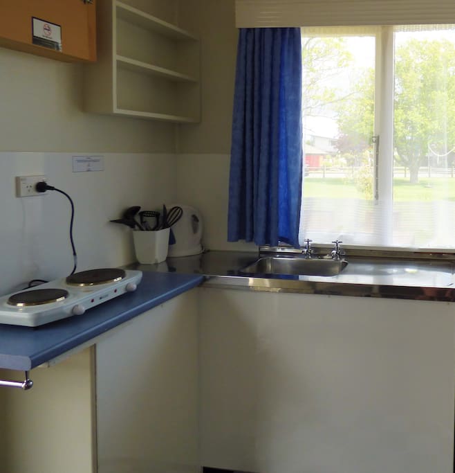 Studio Kitchen Cabin