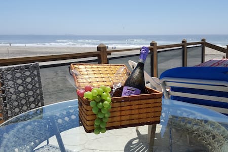 BEACH View at Downtown Rosarito 1mi from papas&bee