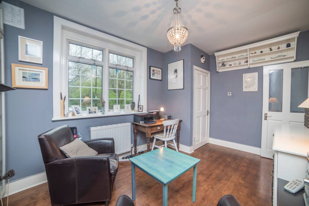 Front Lounge & Reading Room