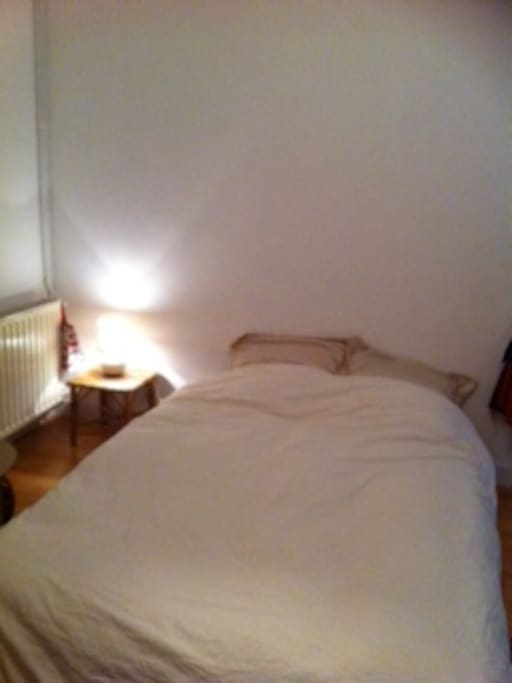 lit dans chambre 1