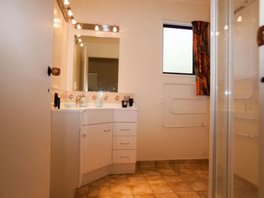 Siruis & Vega Suite rooms share a bathroom