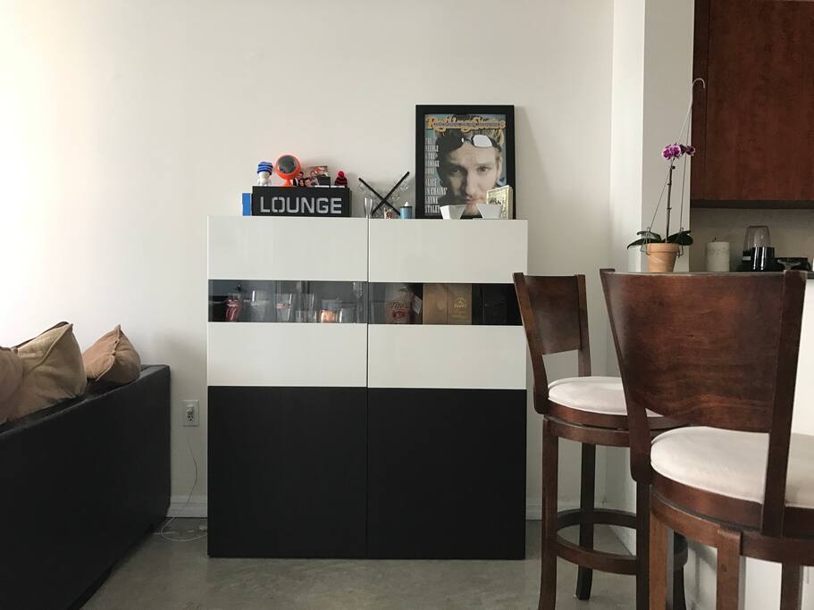 Dinning and Bar
