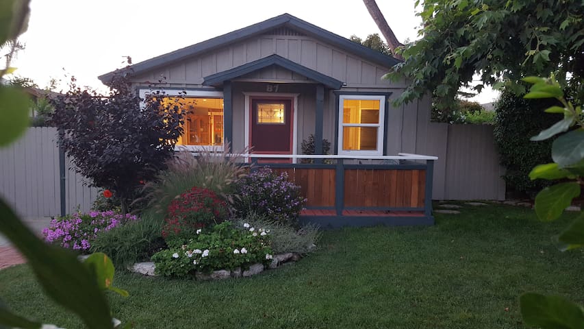 Charming little cottage outside Ventura.