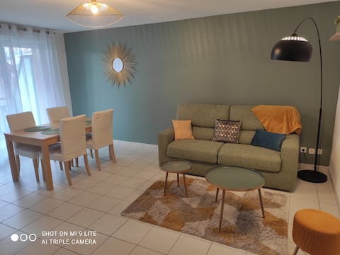Top Airbnb: Large 47 m² 2-room apartment + 2 mountain bikes, 100 m from the sea in Courseulles Sur Mer