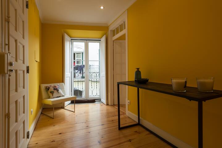 The luxury of a patio and a garden in centre town gallery image 2