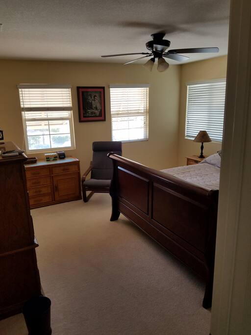 king bedroom/office with cal king bed
