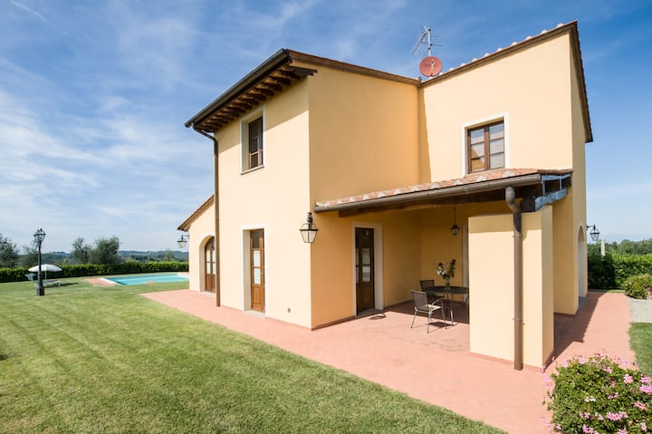Villa Montevizzano for 5 ALL BILLS INCLUDED