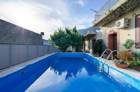 Zaros! Cozy stoudio with pool!Incl.Breakfast+Taxes