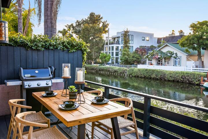 Resort Style Villa in Venice Canals-Right By Beach gallery image 4