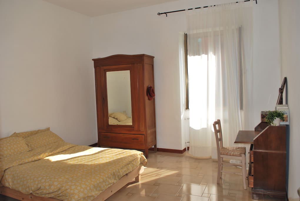 camera con letto alla francese