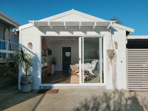 Salty Shed - Spa + saltwater pool close to beach