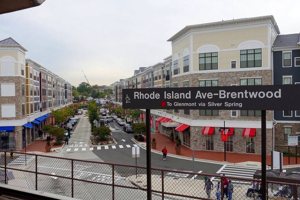 Rhode Island Metro (4 Blocks Away)