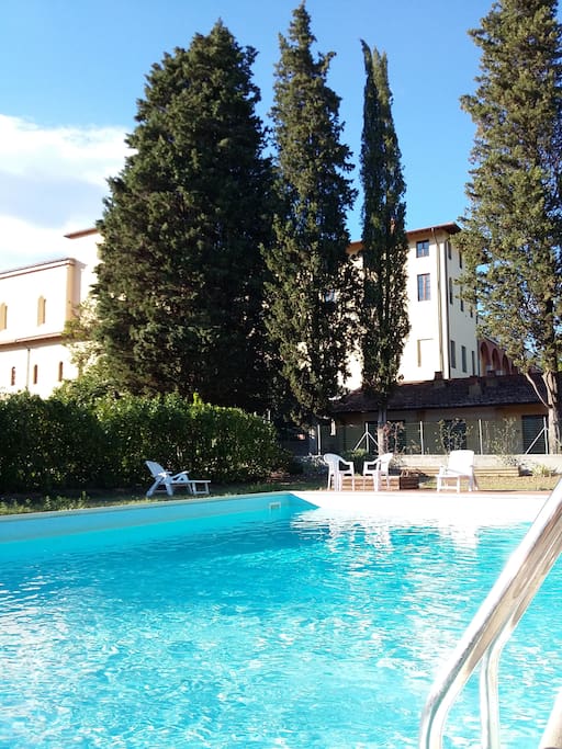 piscina condominiale, aperta da inizio giugno a fine settembre