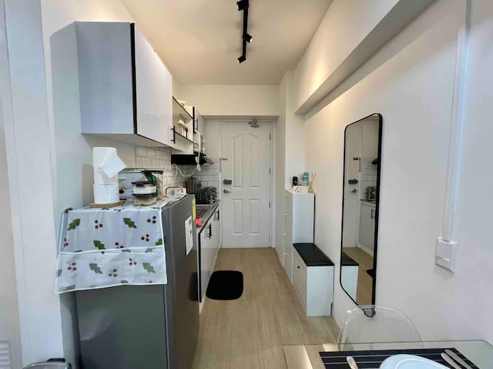 Fully Furnished Studio Near Airport - Parañaque