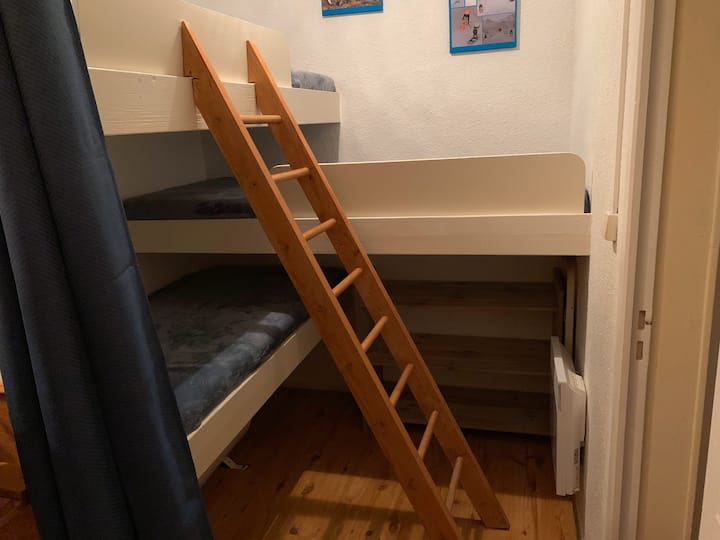 Berghoek met kinderbedjes