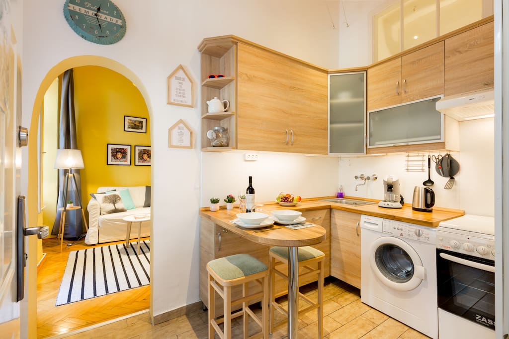 Modern, fully equipped kitchen