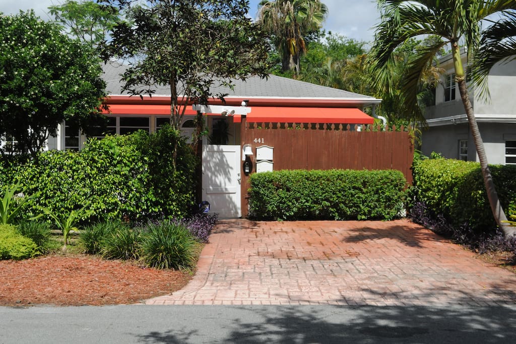 Street view/driveway