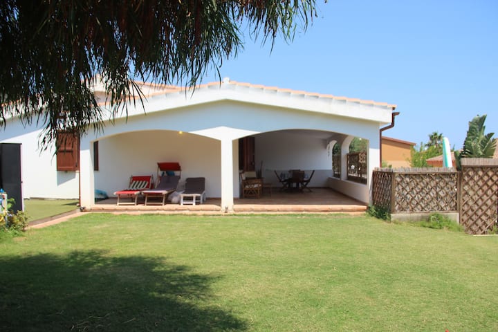 Villa a Costa Rei, 100m from the sea.