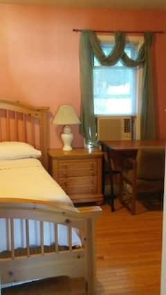 Room+1-45+minutes+from+NYC.+Near+bus+stop