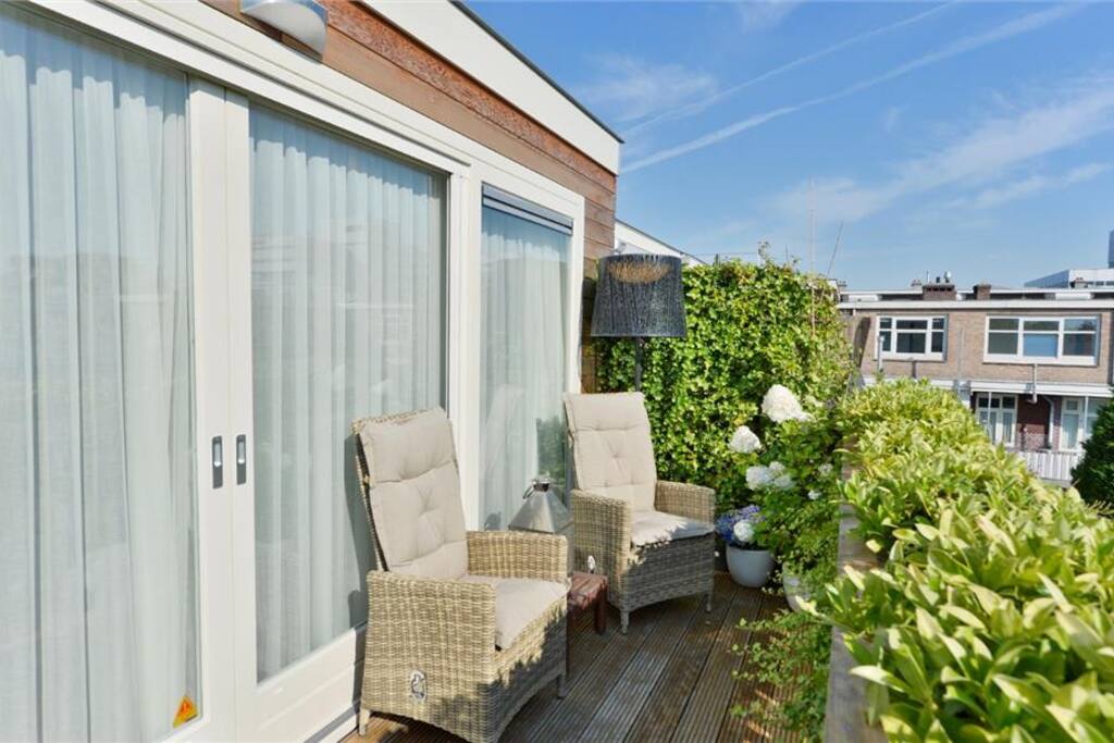 Terrace next to living room (3rd floor)