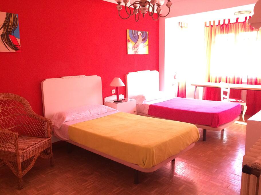 Habitación 1 / Bedroom 1