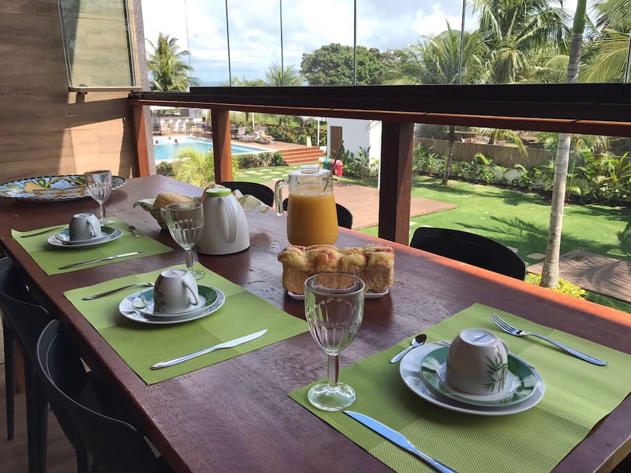 Tome seu café da manhã com essa vista linda!