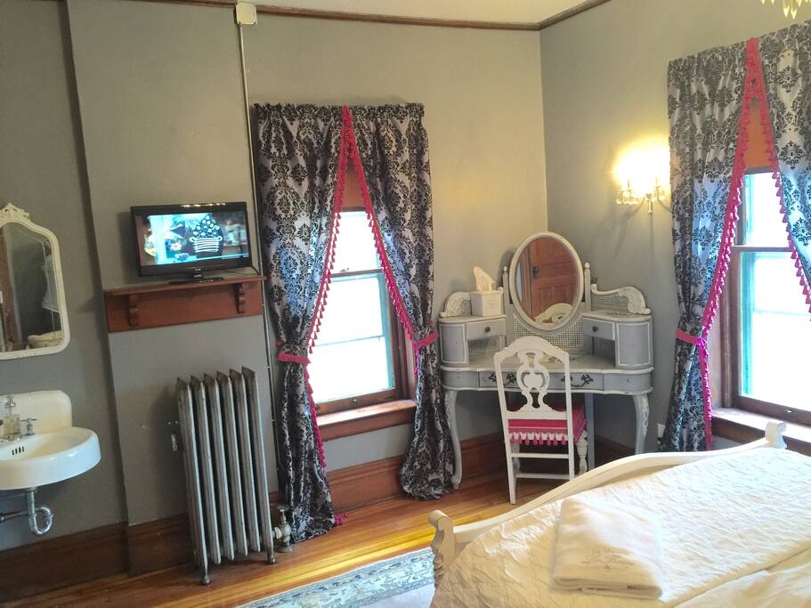Paris room