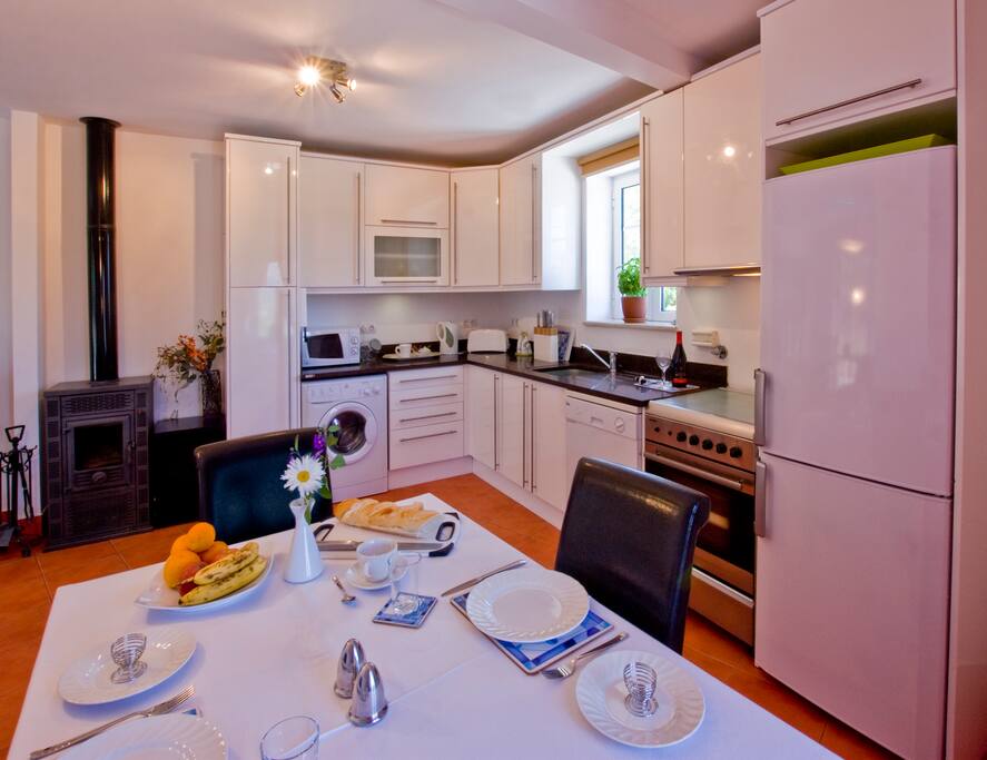 The open plan dining/kitchen area.
