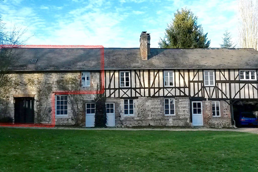 Entouré en rouge: le duplex. Le reste: maison du propriétaire