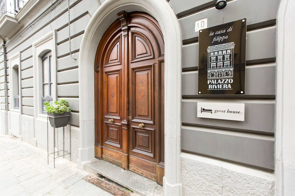 ingresso palazzo riviera