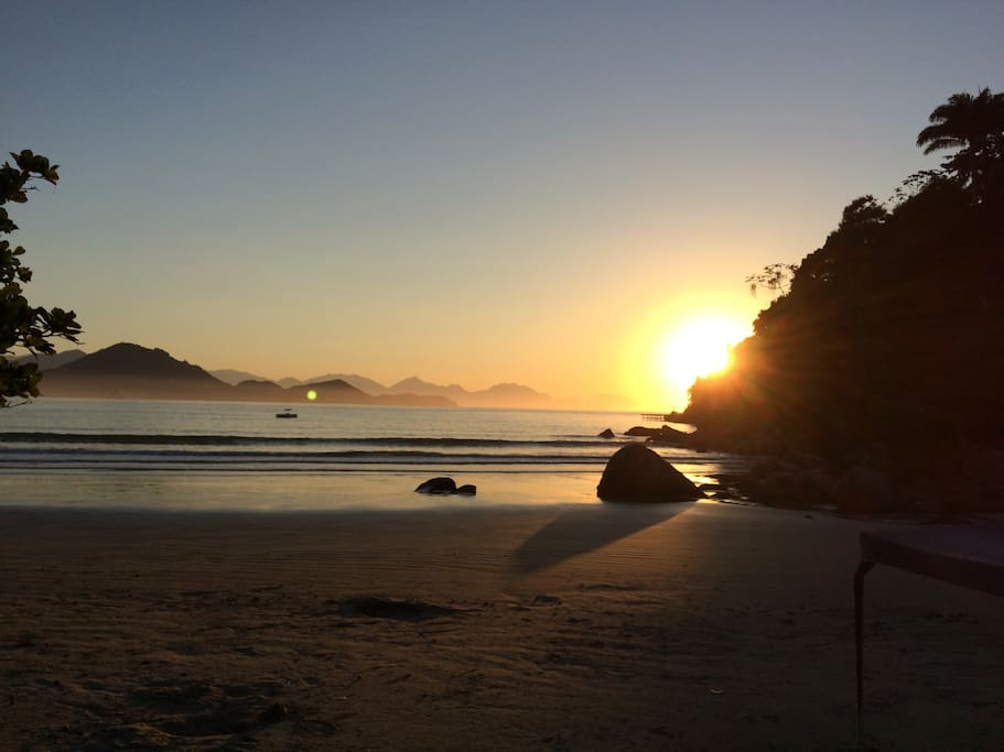 Amanhecer no Canto da Praia das Toninhas