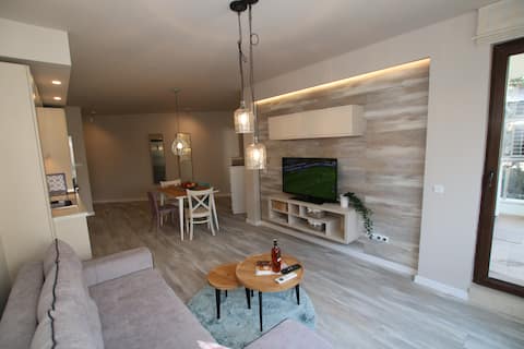 Top performing Airbnb: APARTMENT ANGELOV 1 Contemporary in Варна
