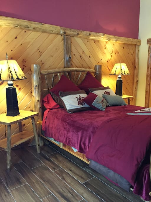 Rumor-Master Queen Bedroom with private full bathroom.