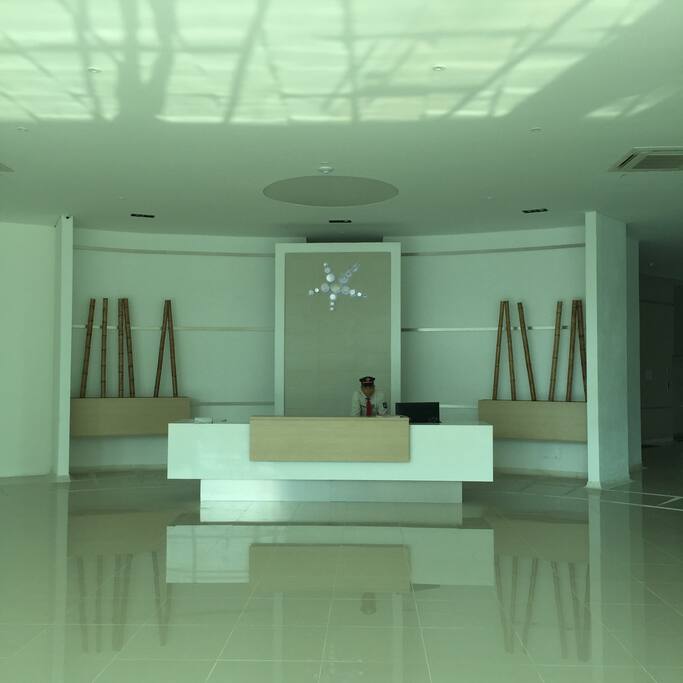 Primer piso // Lobby