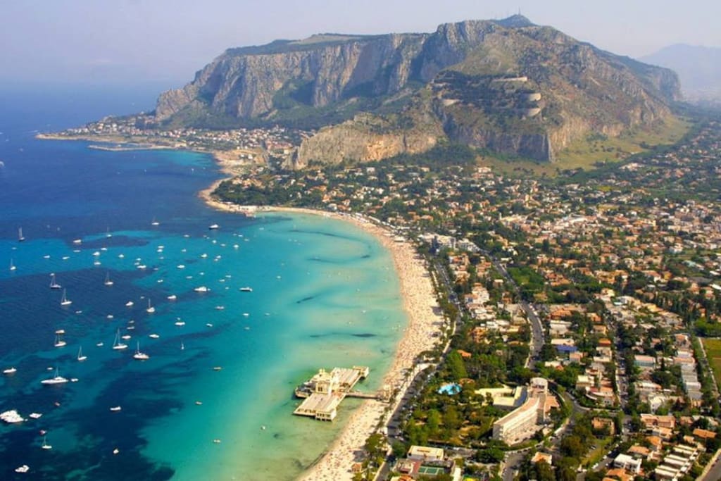 Mondello bay