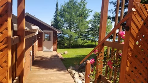 Bright Updated Lakefront Home As Your Retreat