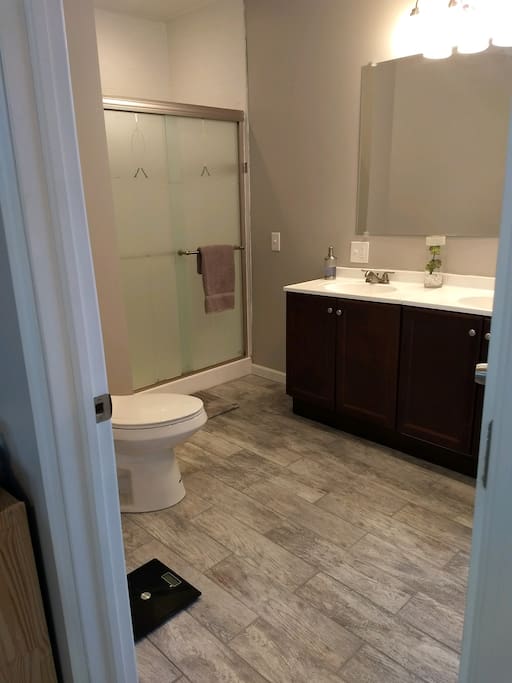Bathroom, shower and tub. En Suite!