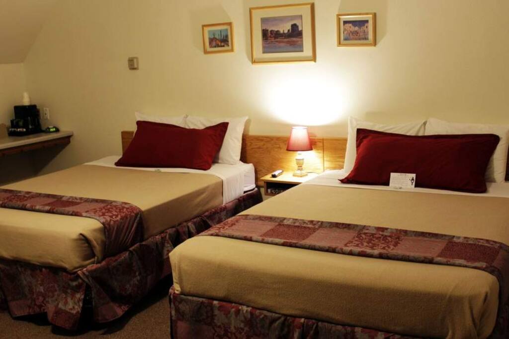 2 Queen Bed Room