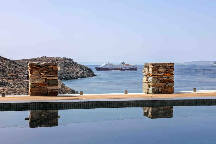 Amazing house right on the beach