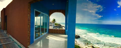 Relaxing Rooftop Master Suite for Couples + VIEWS!