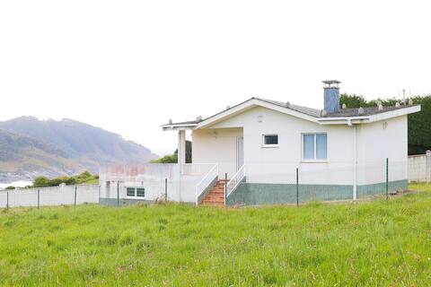Beautiful casita right on the beach between Xove and Viveiro
