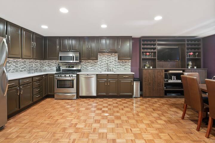 Wonderful 3 BR Harlem Townhouse | Near Everything gallery image 3