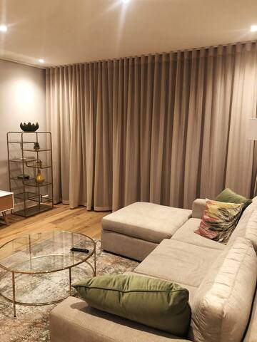 New apartment in the heart of trendy Green Point gallery image 5