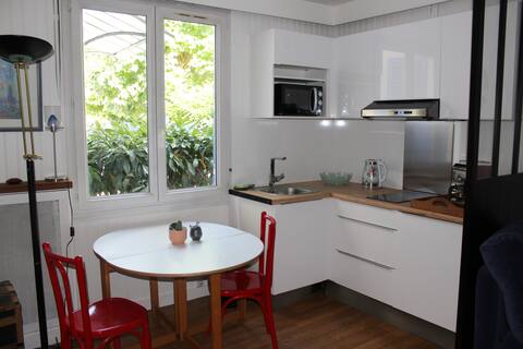 Charming house on the outskirts of Paris- La Défense