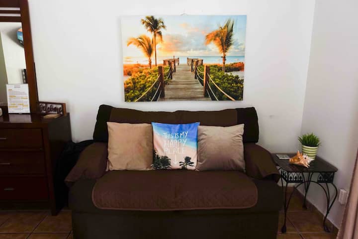 Wiwi’s Corner I / Feel Safe And Rest - Manatí