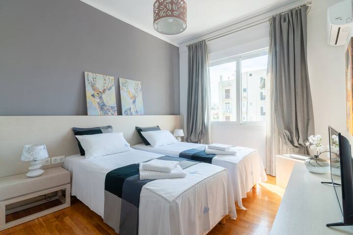 Zeus by Heloni Apartments gallery image 3