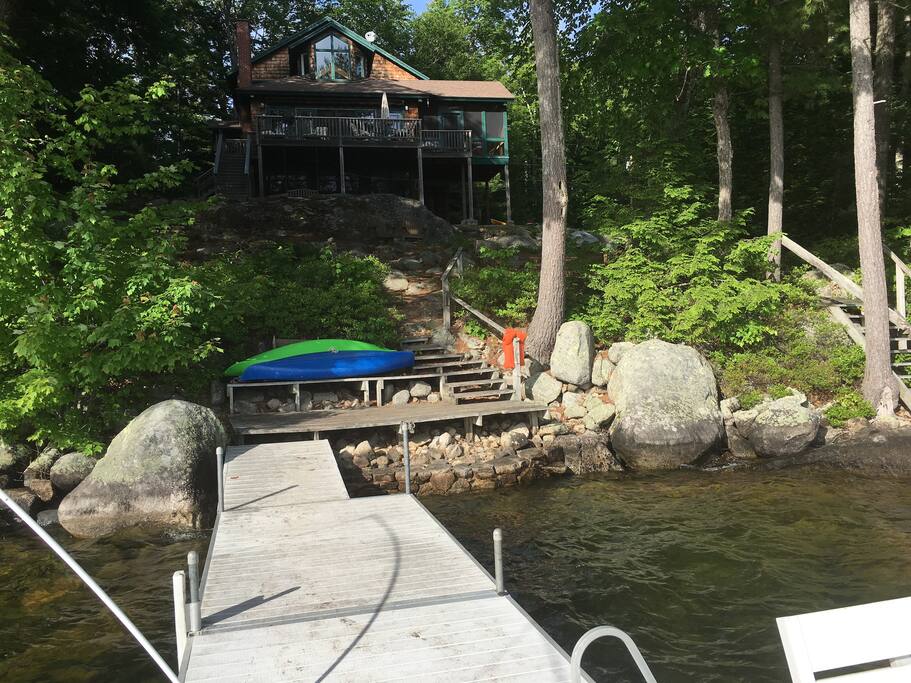 Beautiful house on shorefront of Lake Sebago