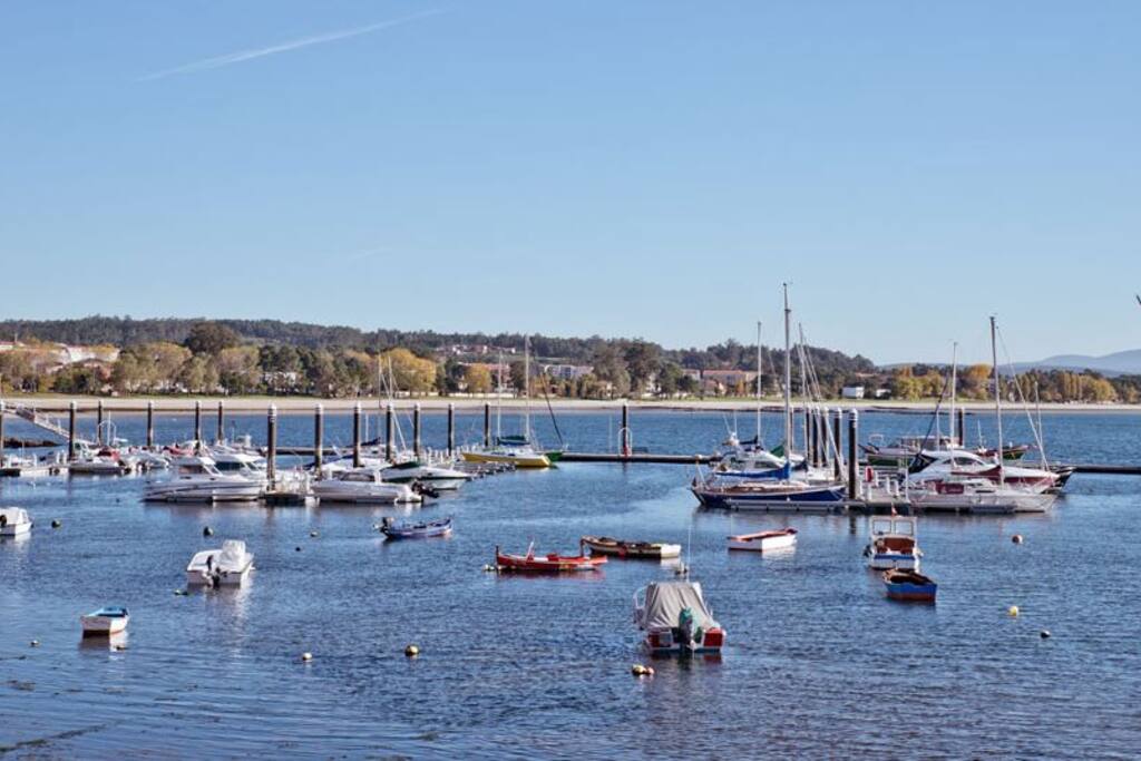Club Nautico deportivo, se encuentra a 200 metros del apartamento.