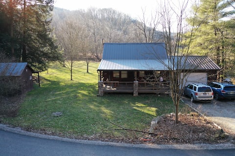 3 BR Cabin located in the heart of Monroe County