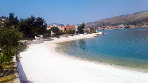 Small apartment  near sea / TROGIR